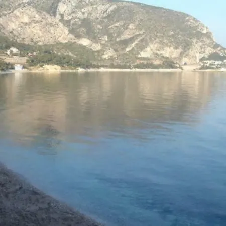 On The Beach Daire